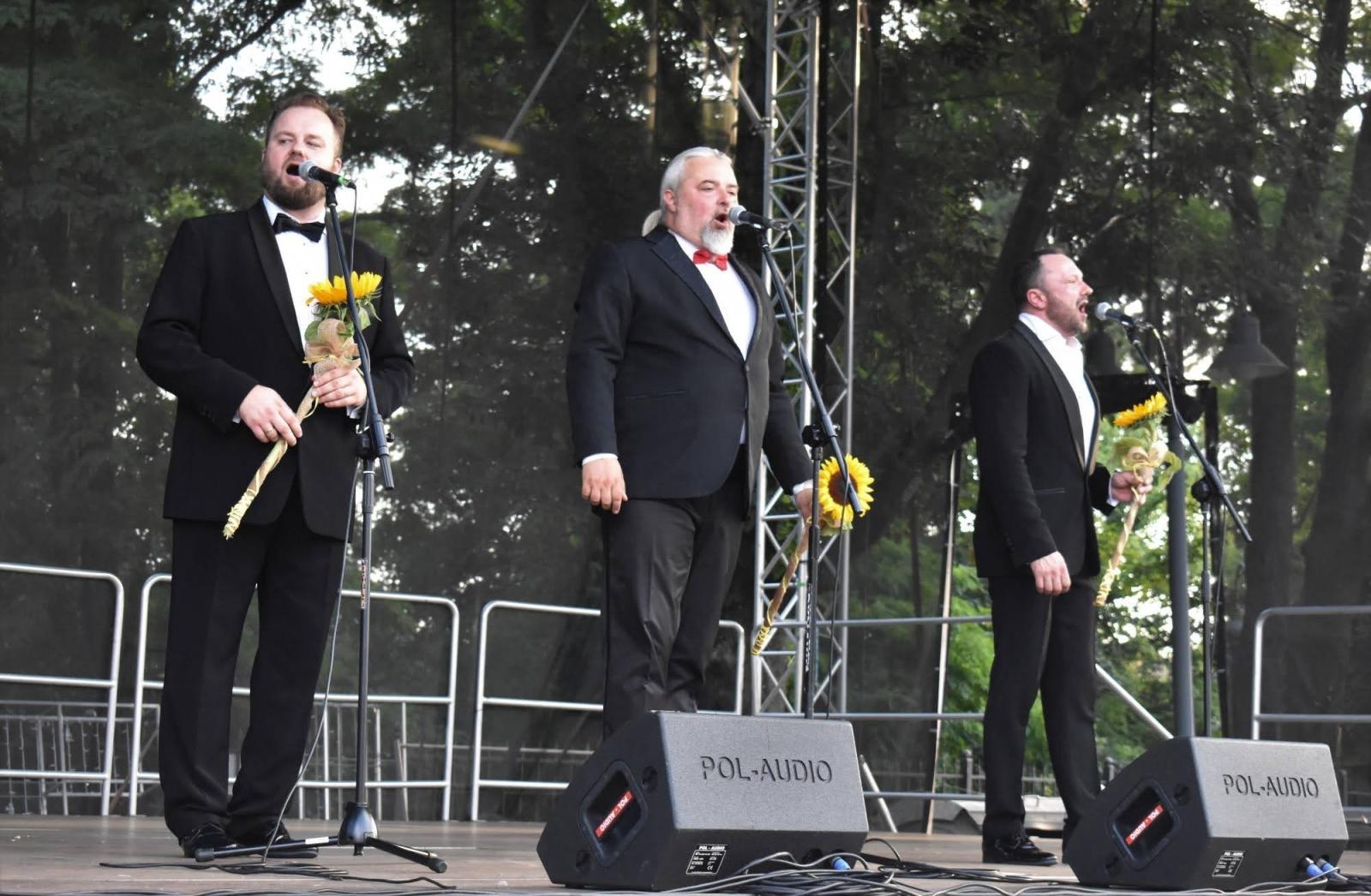 Zdjęcie w galerii na portalu naszraciborz.pl: Trzej Tenorzy zaśpiewali na Zamku Piastowskim wiadomości z regionu