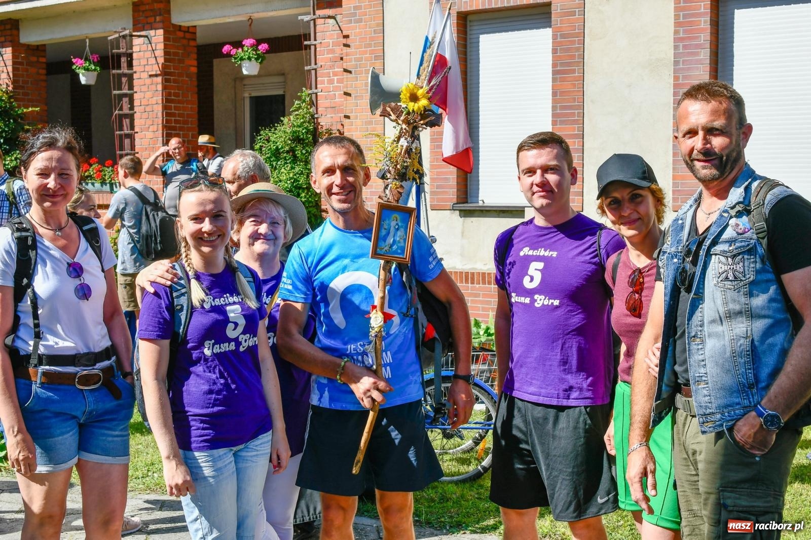 Zdjęcie w galerii na portalu naszraciborz.pl: Wyruszyła raciborska pielgrzymka na Jasną Górę [FOTO i WIDEO] wiadomości z regionu
