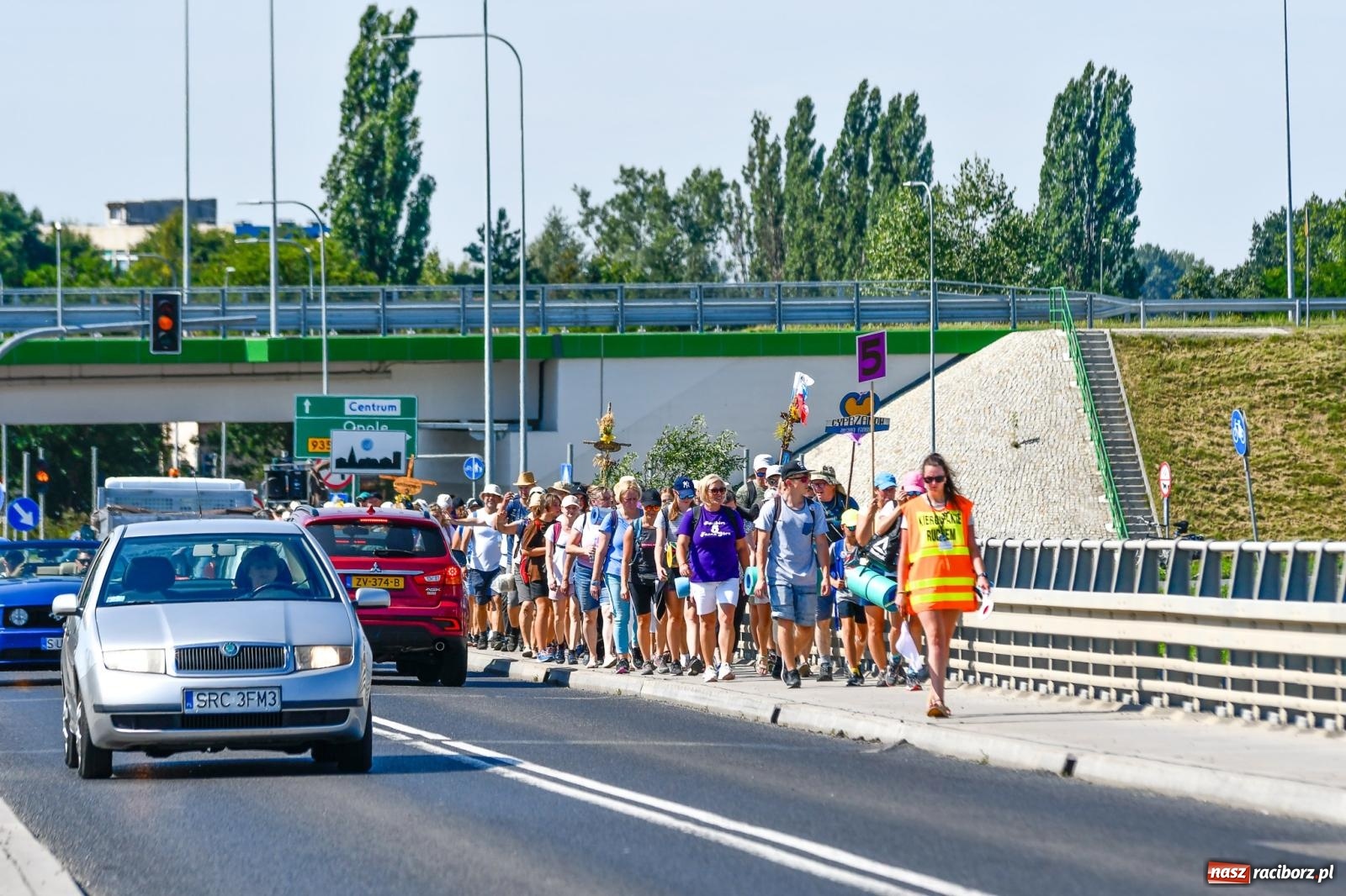 Zdjęcie w galerii na portalu naszraciborz.pl: Wyruszyła raciborska pielgrzymka na Jasną Górę [FOTO i WIDEO] wiadomości z regionu