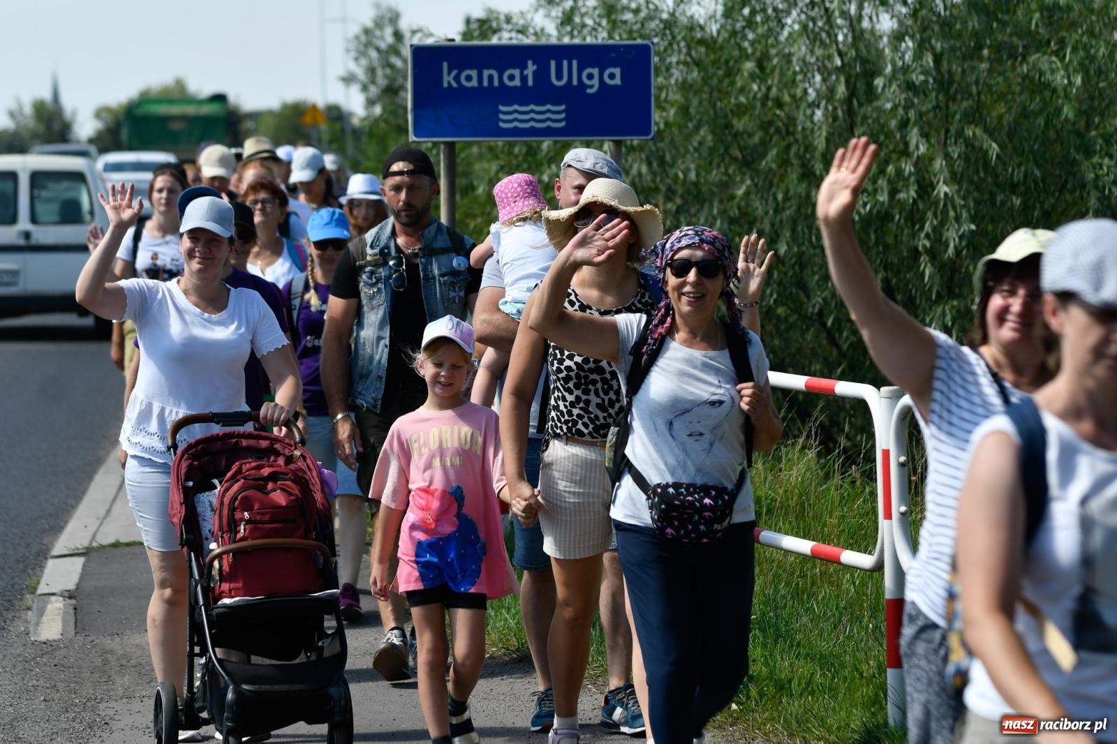 Zdjęcie w galerii na portalu naszraciborz.pl: Wyruszyła raciborska pielgrzymka na Jasną Górę [FOTO i WIDEO] wiadomości z regionu