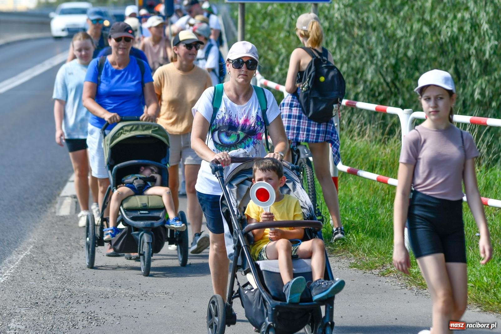 Zdjęcie w galerii na portalu naszraciborz.pl: Wyruszyła raciborska pielgrzymka na Jasną Górę [FOTO i WIDEO] wiadomości z regionu