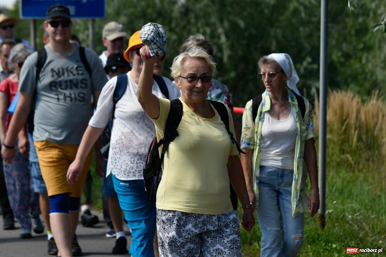 Zdjęcie w galerii na portalu naszraciborz.pl: Wyruszyła raciborska pielgrzymka na Jasną Górę [FOTO i WIDEO] wiadomości z regionu
