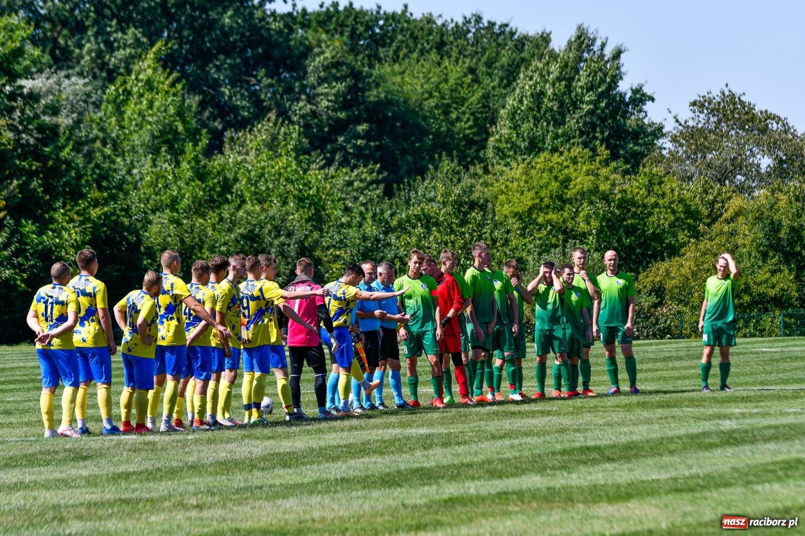 Zdjęcie w galerii na portalu naszraciborz.pl: Grad goli w Brzeziu. Gamów z trzema punktami wiadomości z regionu