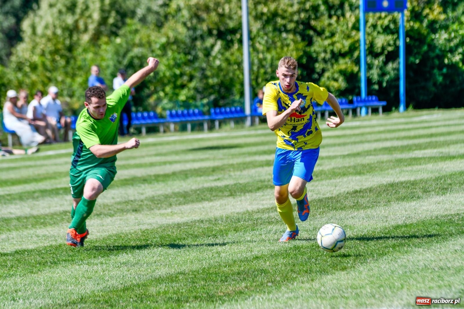 Zdjęcie w galerii na portalu naszraciborz.pl: Grad goli w Brzeziu. Gamów z trzema punktami wiadomości z regionu