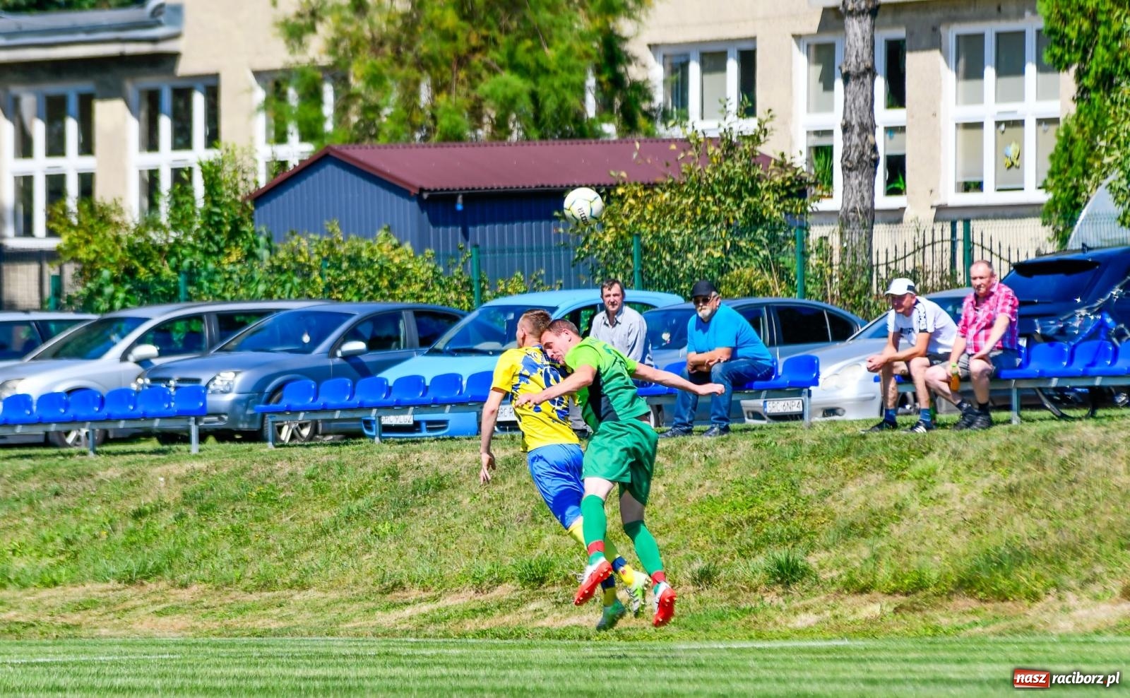 Zdjęcie w galerii na portalu naszraciborz.pl: Grad goli w Brzeziu. Gamów z trzema punktami wiadomości z regionu