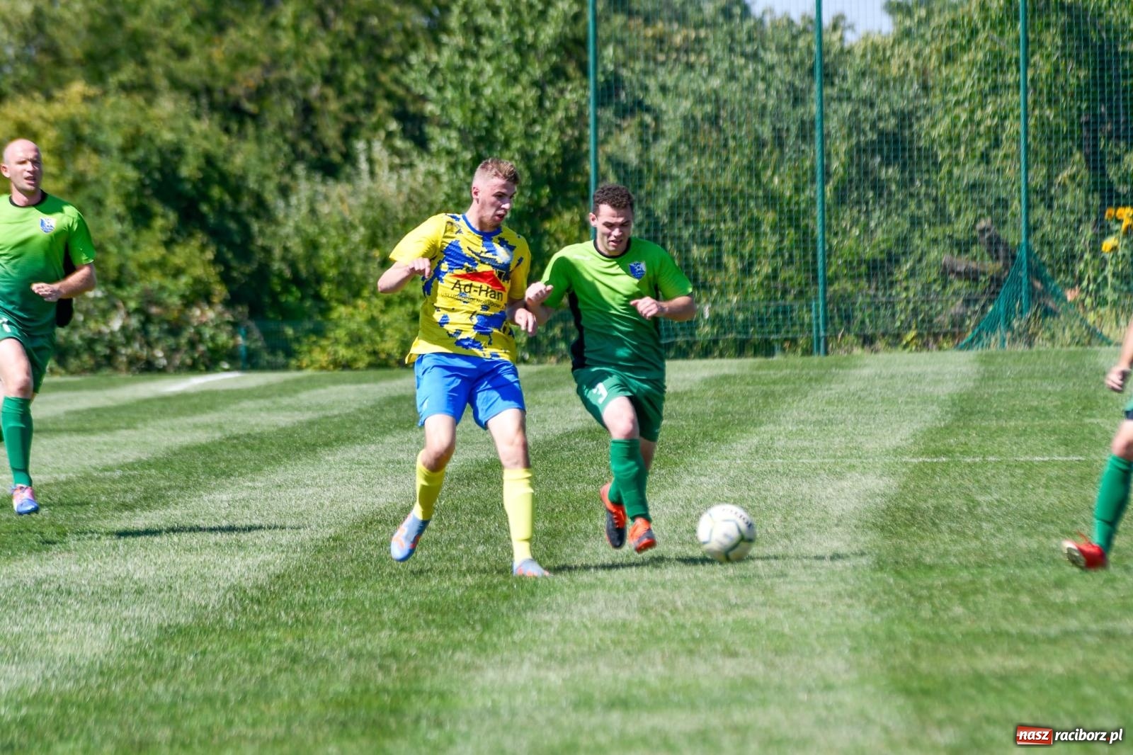 Zdjęcie w galerii na portalu naszraciborz.pl: Grad goli w Brzeziu. Gamów z trzema punktami wiadomości z regionu