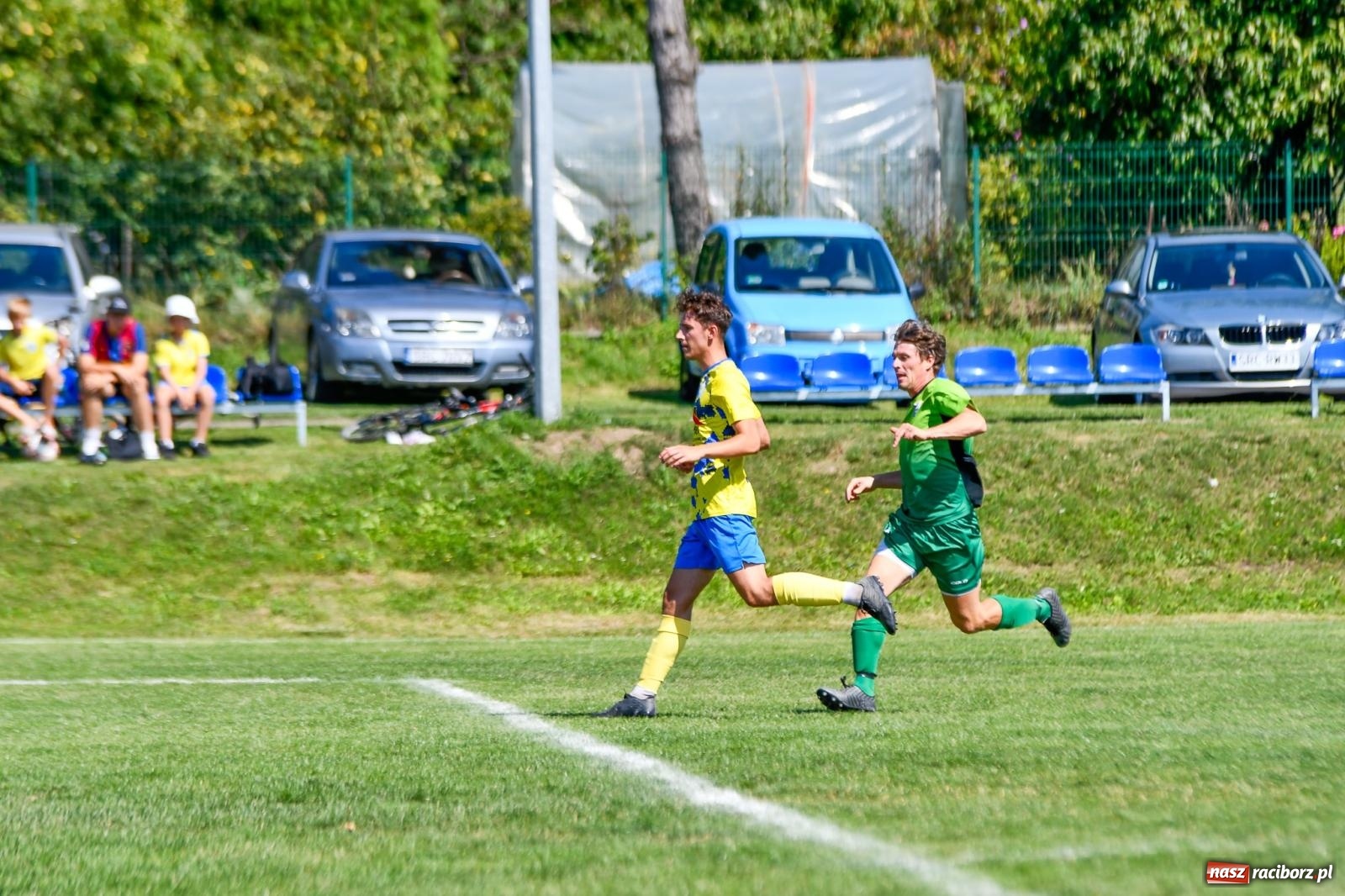 Zdjęcie w galerii na portalu naszraciborz.pl: Grad goli w Brzeziu. Gamów z trzema punktami wiadomości z regionu