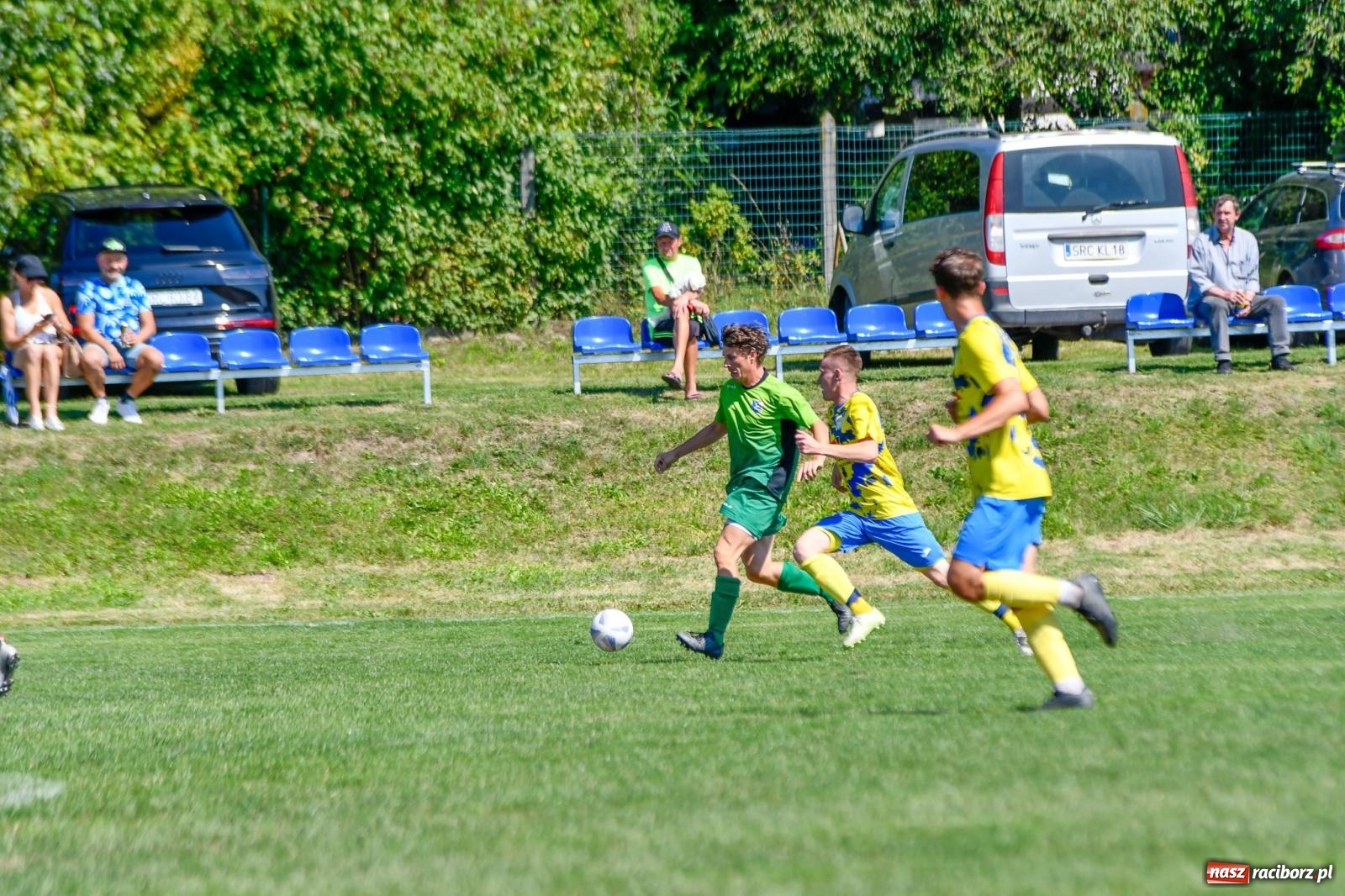 Zdjęcie w galerii na portalu naszraciborz.pl: Grad goli w Brzeziu. Gamów z trzema punktami wiadomości z regionu