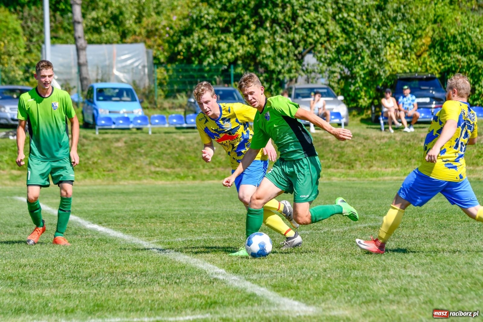 Zdjęcie w galerii na portalu naszraciborz.pl: Grad goli w Brzeziu. Gamów z trzema punktami wiadomości z regionu