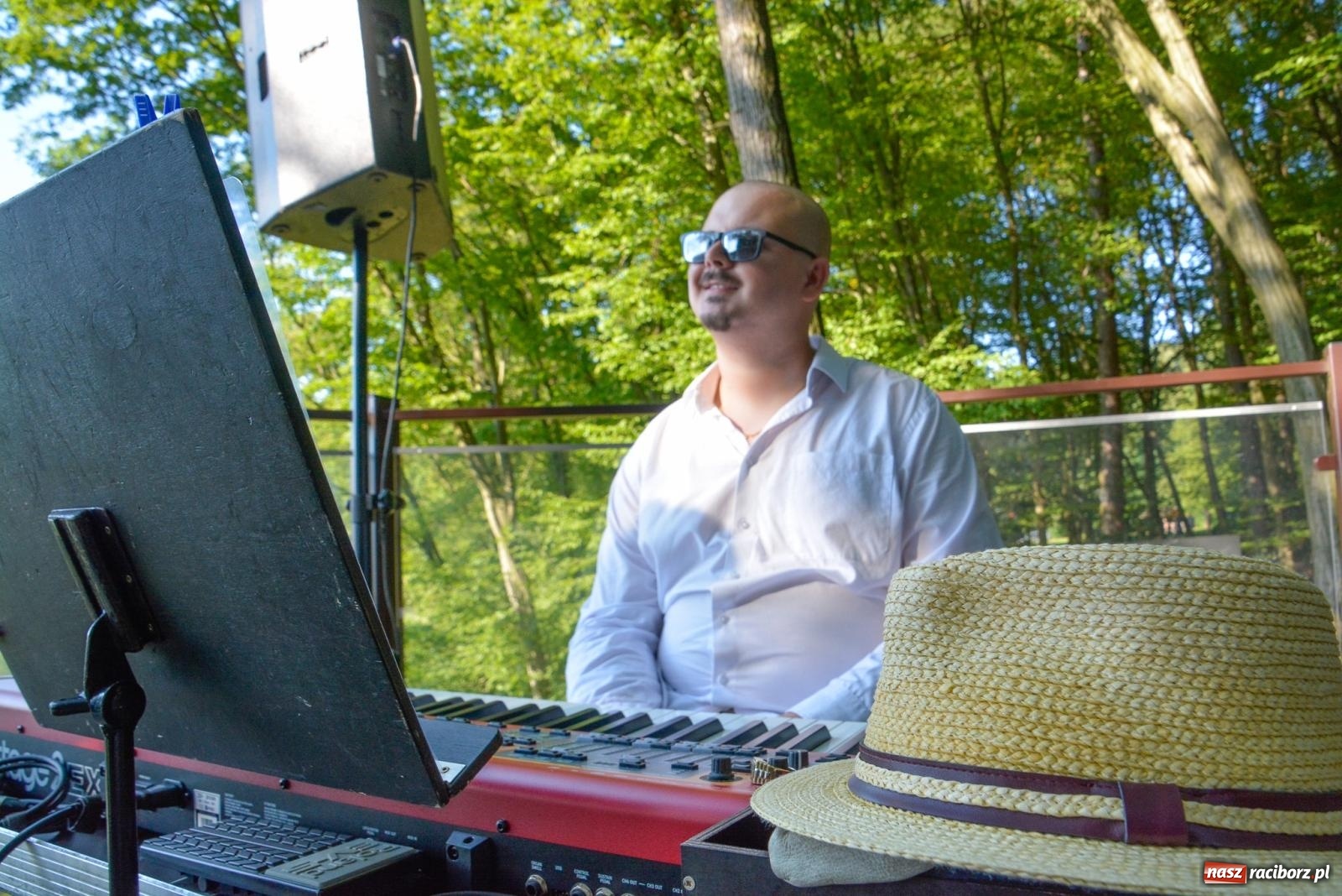 Zdjęcie w galerii na portalu naszraciborz.pl: Jazzowy finał koncertów w Zaczarowanym Ogrodzie [FOTO i WIDEO] wiadomości z regionu