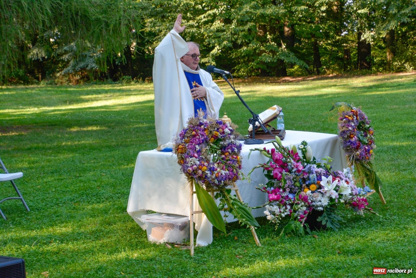 Zdjęcie w galerii na portalu naszraciborz.pl: Msza św. w intencji polskiego wojska w lesie Obora [FOTO i WIDEO] wiadomości z regionu