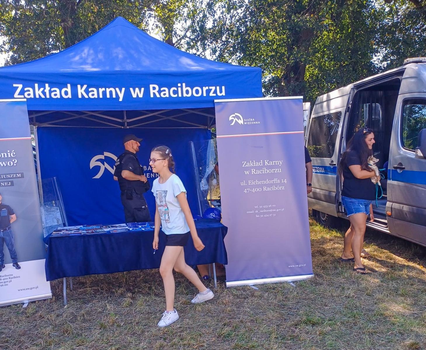 Zdjęcie w galerii na portalu naszraciborz.pl: Tłumy na pikniku mundurowych w Rudach [FOTO] wiadomości z regionu