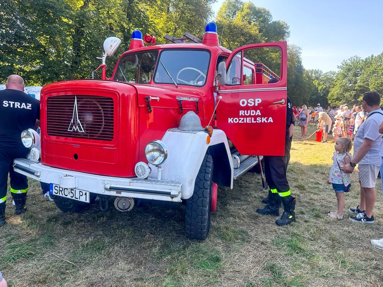 Zdjęcie w galerii na portalu naszraciborz.pl: Tłumy na pikniku mundurowych w Rudach [FOTO] wiadomości z regionu