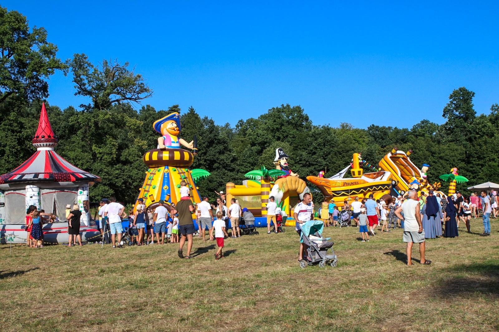 Zdjęcie w galerii na portalu naszraciborz.pl: Tłumy na pikniku mundurowych w Rudach [FOTO] wiadomości z regionu