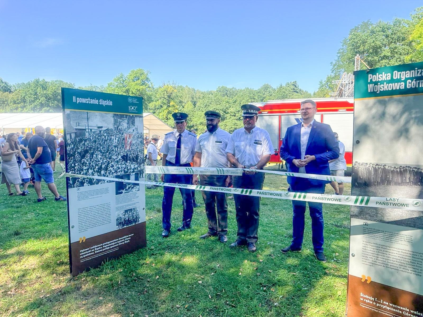 Zdjęcie w galerii na portalu naszraciborz.pl: Tłumy na pikniku mundurowych w Rudach [FOTO] wiadomości z regionu
