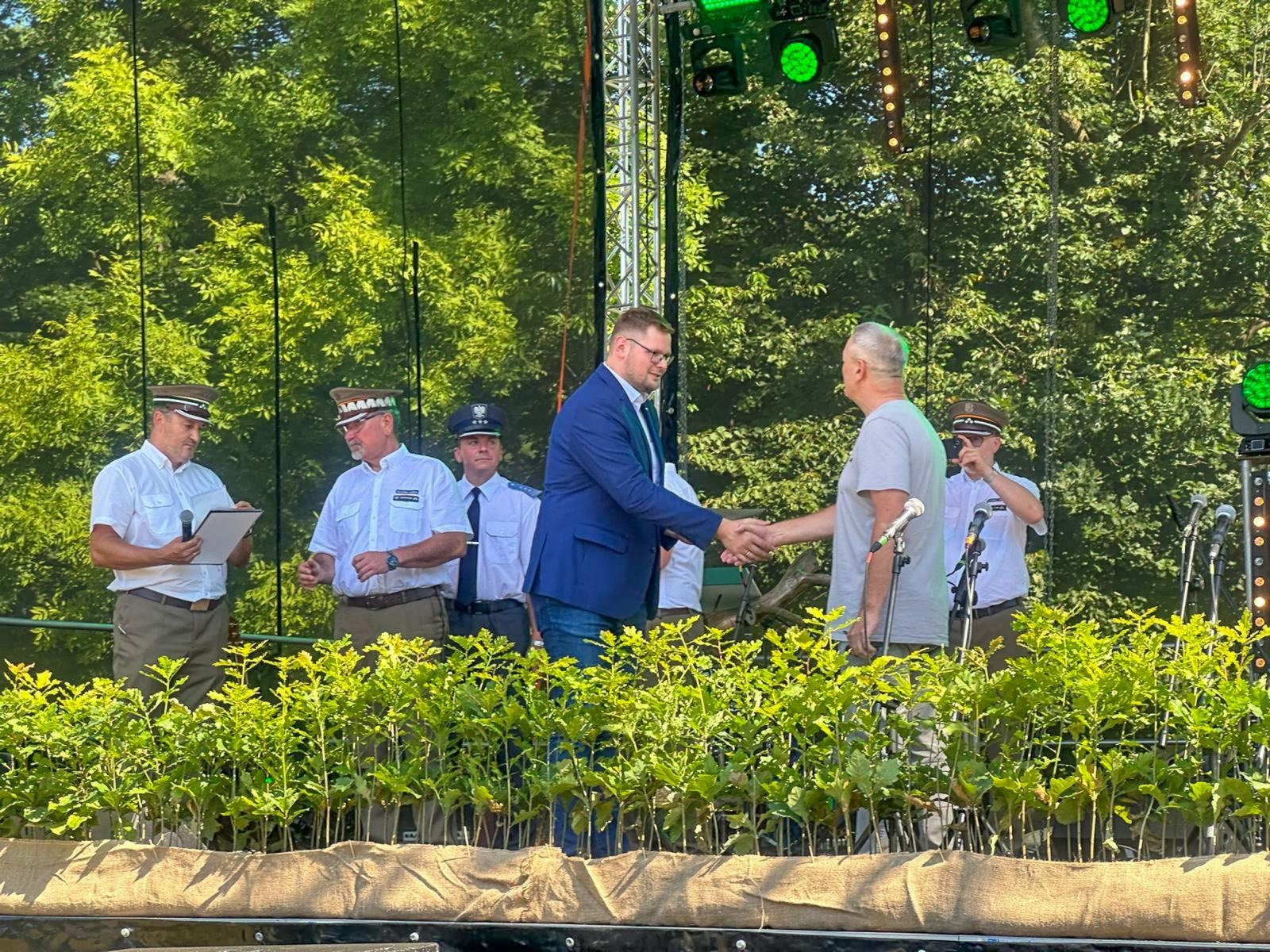 Zdjęcie w galerii na portalu naszraciborz.pl: Tłumy na pikniku mundurowych w Rudach [FOTO] wiadomości z regionu