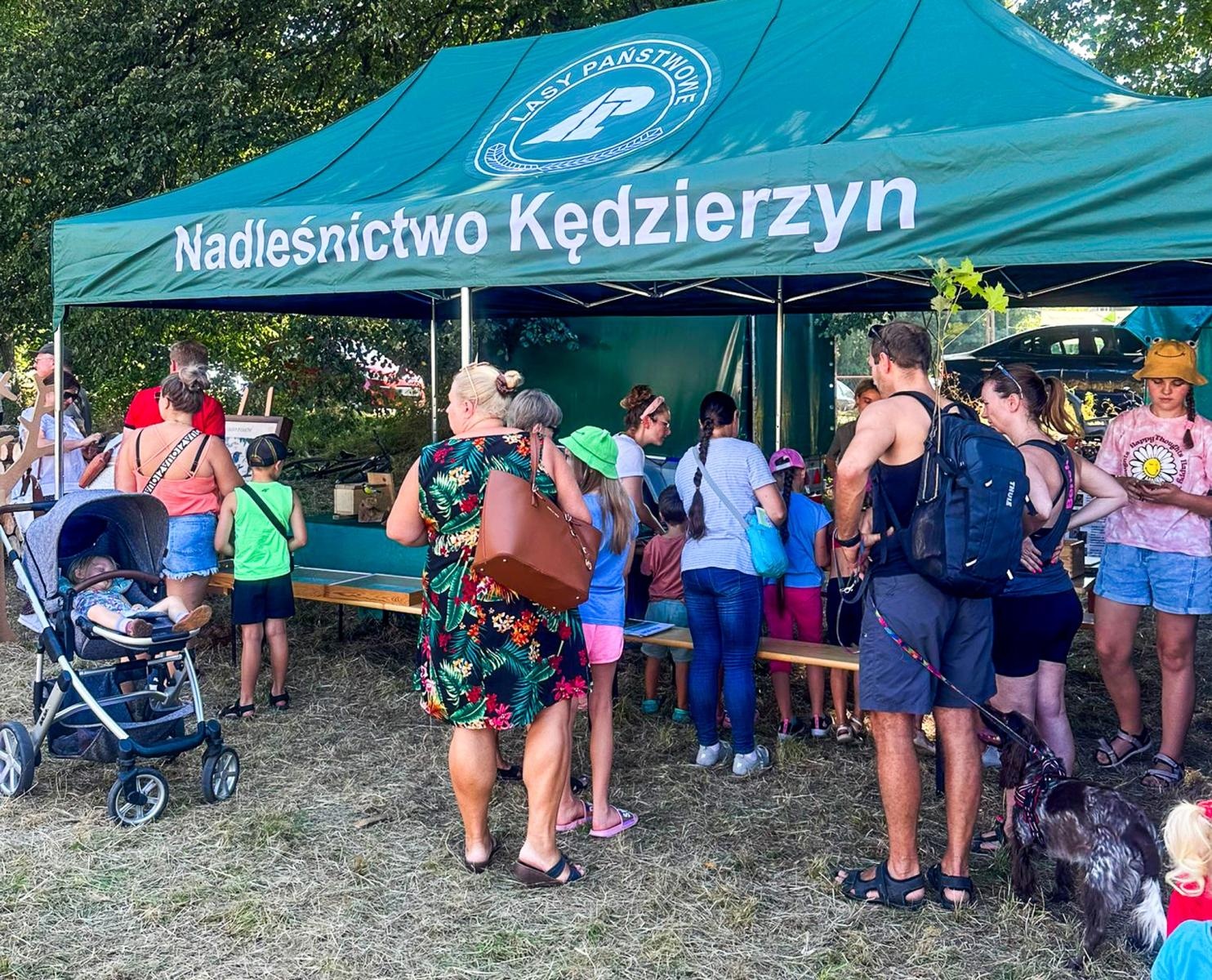 Zdjęcie w galerii na portalu naszraciborz.pl: Tłumy na pikniku mundurowych w Rudach [FOTO] wiadomości z regionu