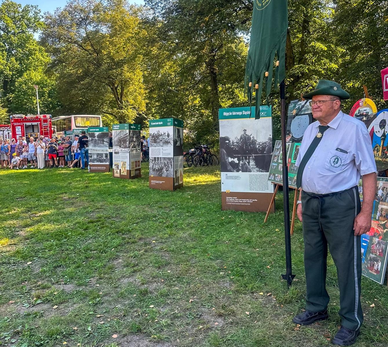 Zdjęcie w galerii na portalu naszraciborz.pl: Tłumy na pikniku mundurowych w Rudach [FOTO] wiadomości z regionu