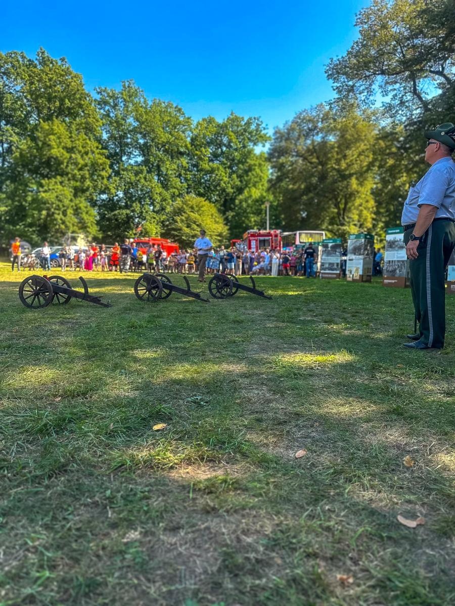 Zdjęcie w galerii na portalu naszraciborz.pl: Tłumy na pikniku mundurowych w Rudach [FOTO] wiadomości z regionu