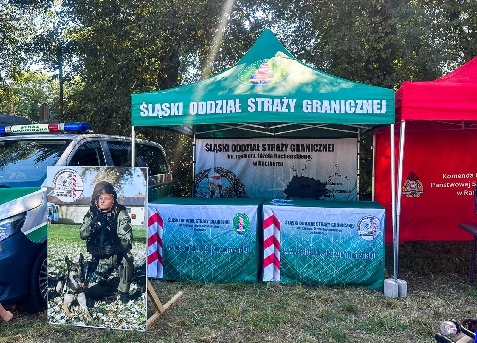 Zdjęcie w galerii na portalu naszraciborz.pl: Tłumy na pikniku mundurowych w Rudach [FOTO] wiadomości z regionu