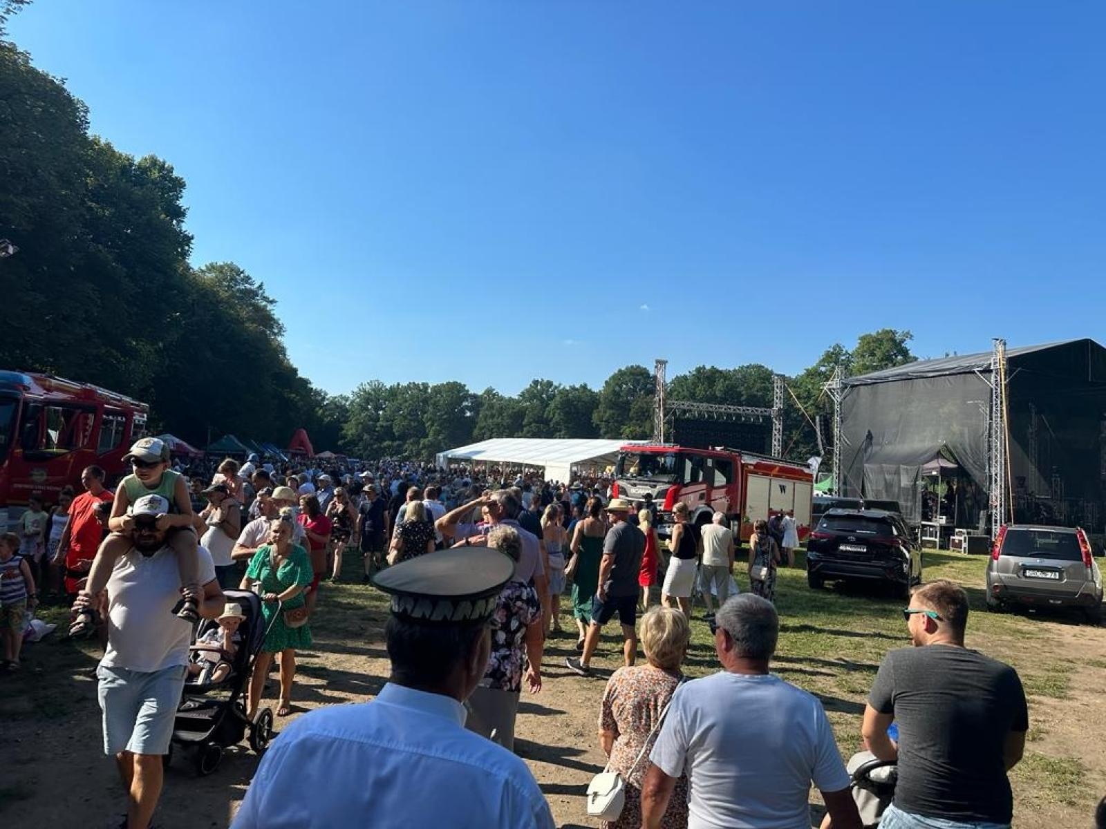 Zdjęcie w galerii na portalu naszraciborz.pl: Tłumy na pikniku mundurowych w Rudach [FOTO] wiadomości z regionu