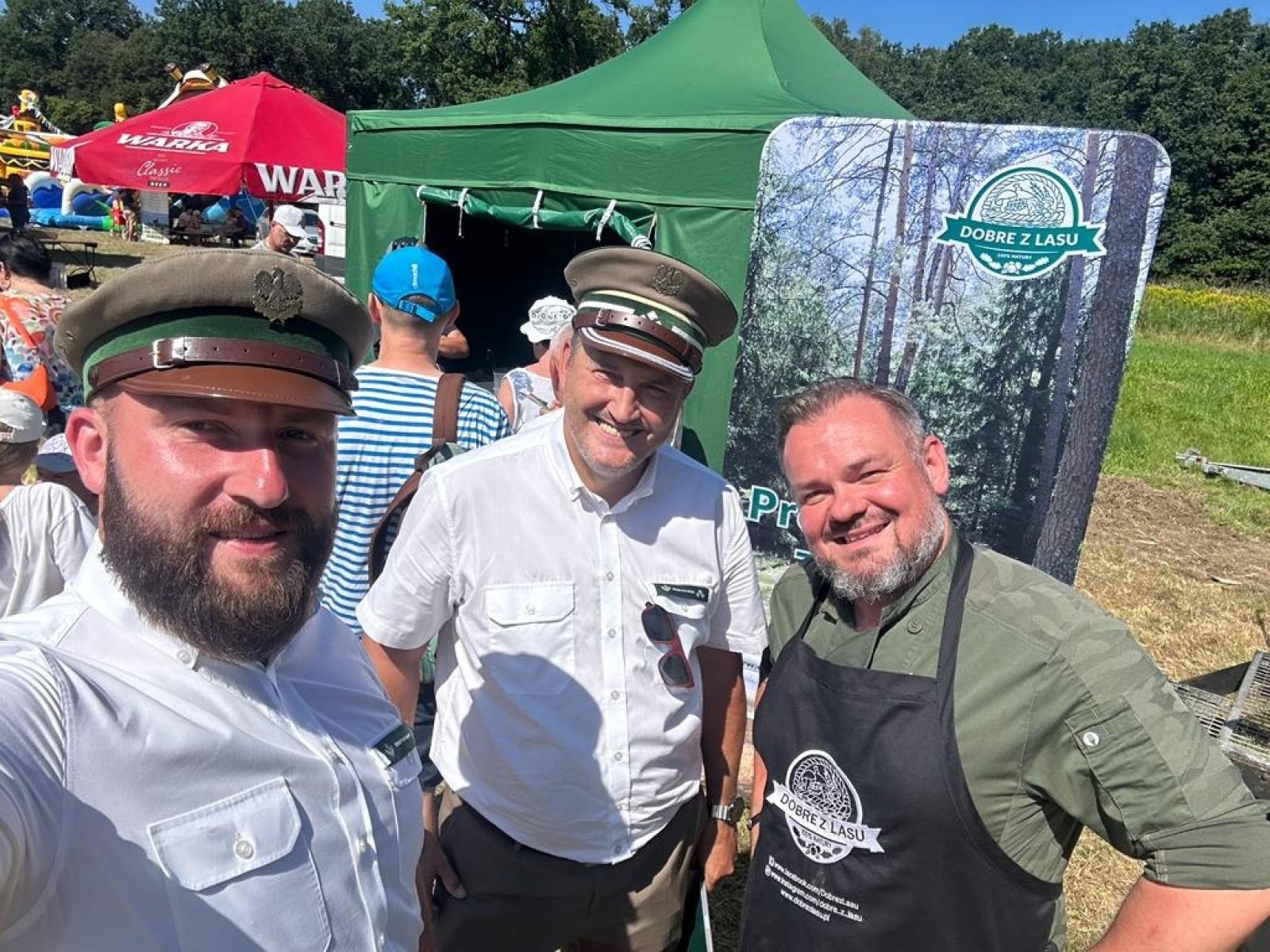 Zdjęcie w galerii na portalu naszraciborz.pl: Tłumy na pikniku mundurowych w Rudach [FOTO] wiadomości z regionu