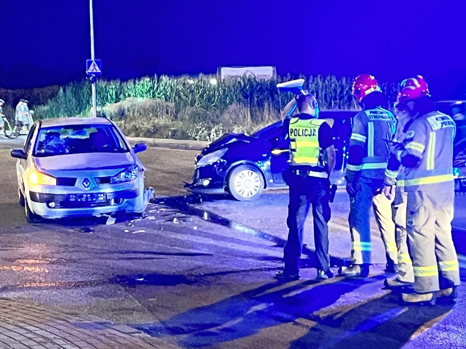 Zdjęcie w galerii na portalu naszraciborz.pl: Opel i renault zderzyły się na mycie [FOTO] wiadomości z regionu
