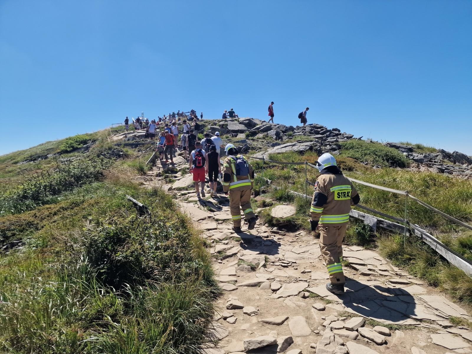 Zdjęcie w galerii na portalu naszraciborz.pl: Tarnica zaliczona. Kolejny szczyt na szlaku strażaków propagujących dawstwo szpiku wiadomości z regionu