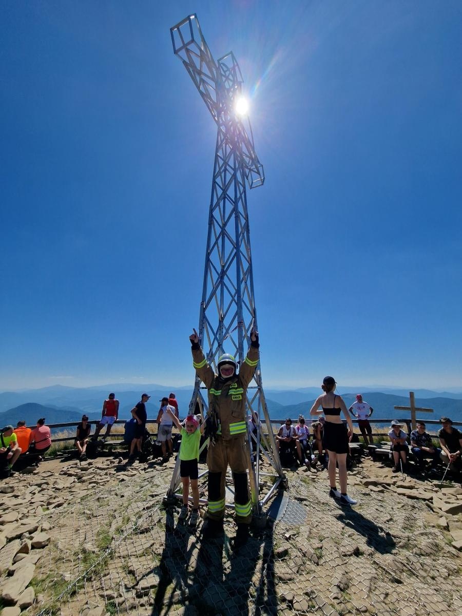 Zdjęcie w galerii na portalu naszraciborz.pl: Tarnica zaliczona. Kolejny szczyt na szlaku strażaków propagujących dawstwo szpiku wiadomości z regionu