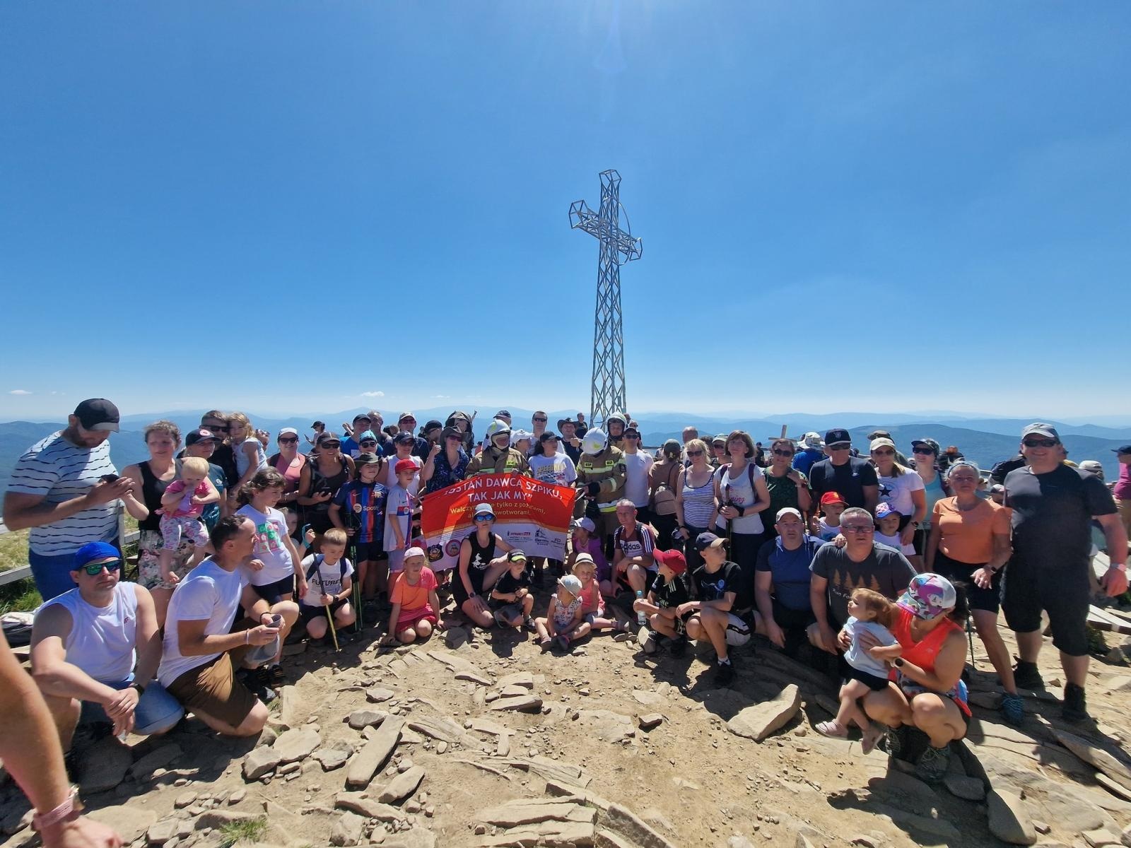 Zdjęcie w galerii na portalu naszraciborz.pl: Tarnica zaliczona. Kolejny szczyt na szlaku strażaków propagujących dawstwo szpiku wiadomości z regionu