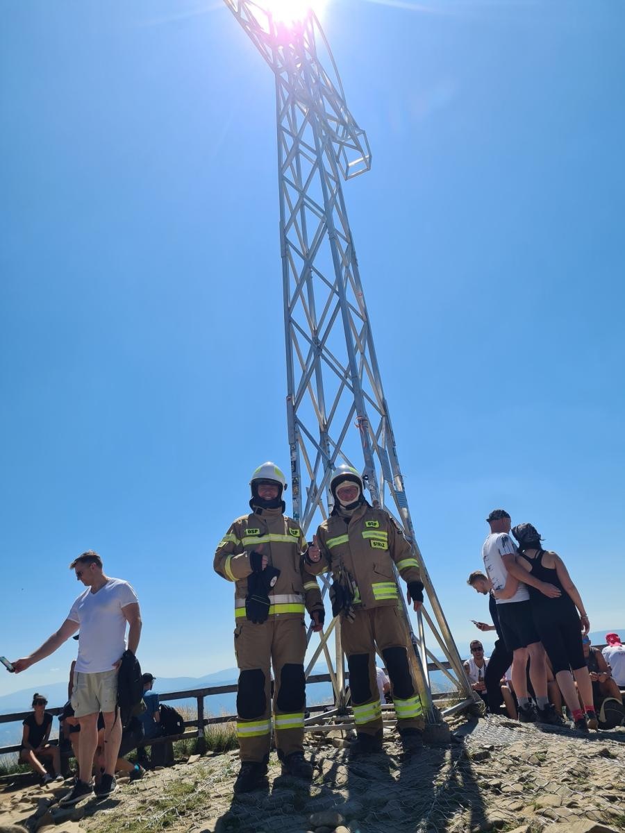 Zdjęcie w galerii na portalu naszraciborz.pl: Tarnica zaliczona. Kolejny szczyt na szlaku strażaków propagujących dawstwo szpiku wiadomości z regionu