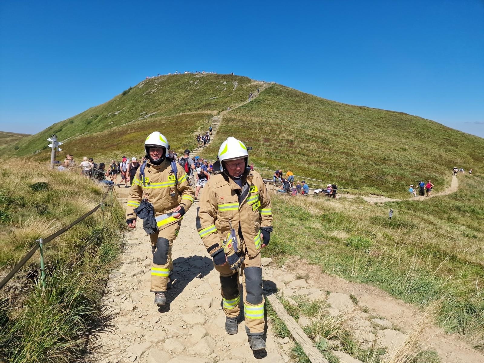 Zdjęcie w galerii na portalu naszraciborz.pl: Tarnica zaliczona. Kolejny szczyt na szlaku strażaków propagujących dawstwo szpiku wiadomości z regionu