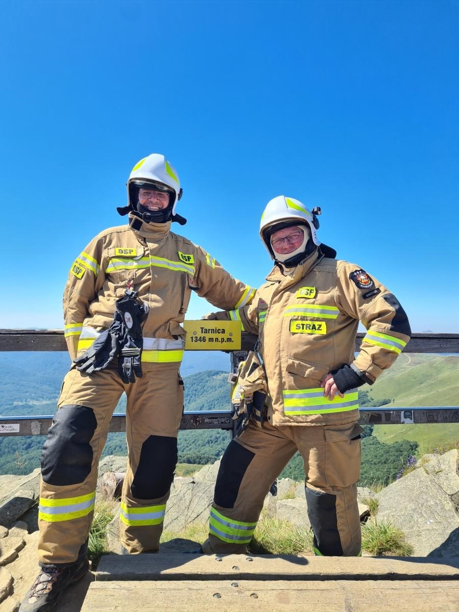 Zdjęcie w galerii na portalu naszraciborz.pl: Tarnica zaliczona. Kolejny szczyt na szlaku strażaków propagujących dawstwo szpiku wiadomości z regionu