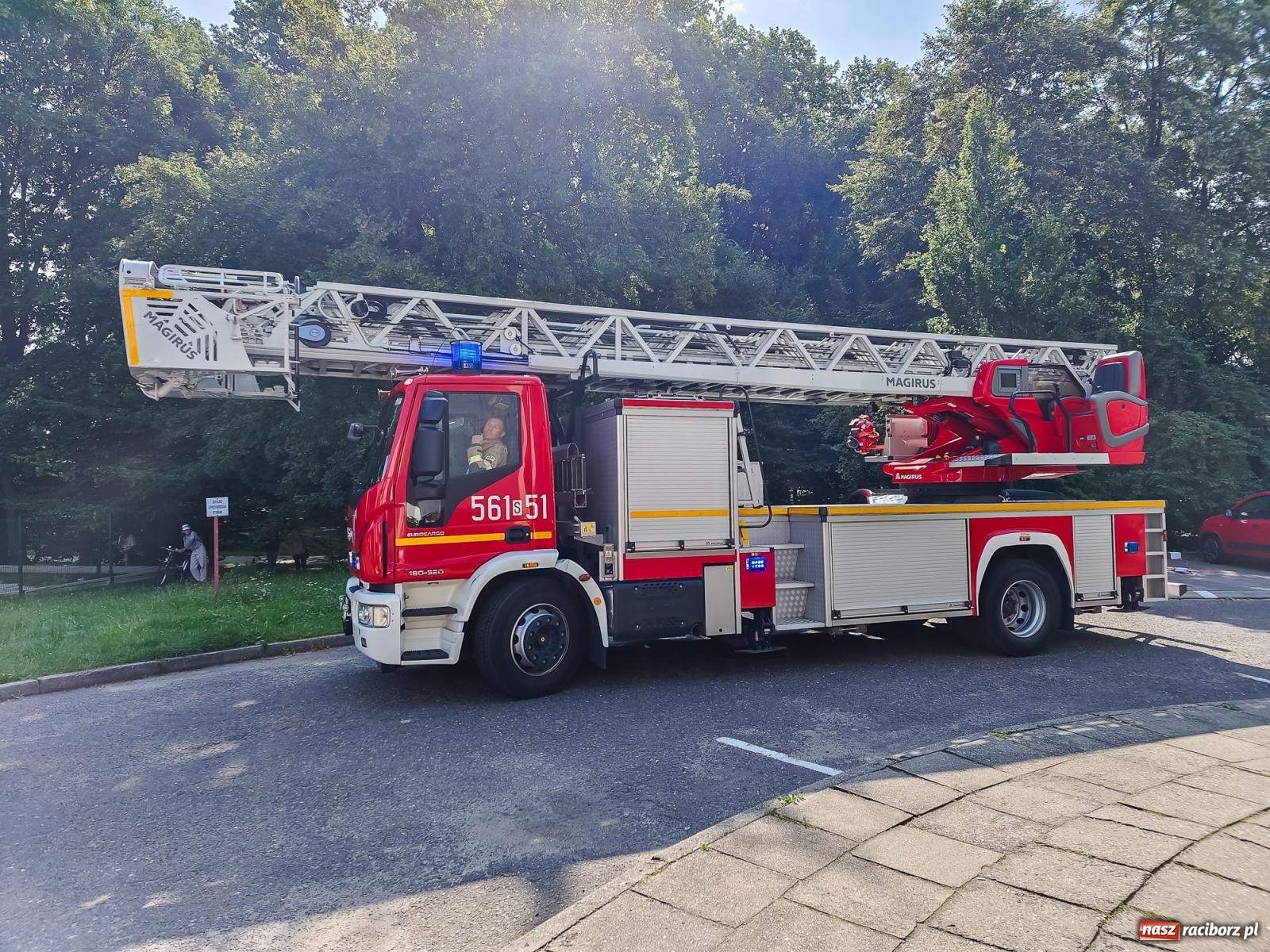 Zdjęcie w galerii na portalu naszraciborz.pl: Cztery zastępy w akcji przy Drzymały [FOTO] wiadomości z regionu