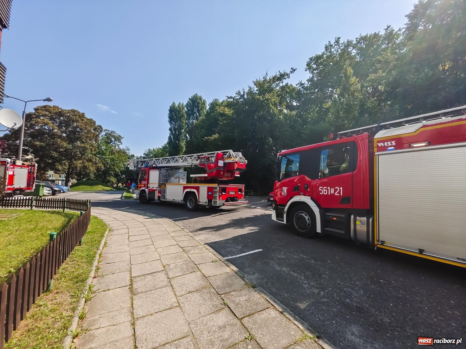 Zdjęcie w galerii na portalu naszraciborz.pl: Cztery zastępy w akcji przy Drzymały [FOTO] wiadomości z regionu