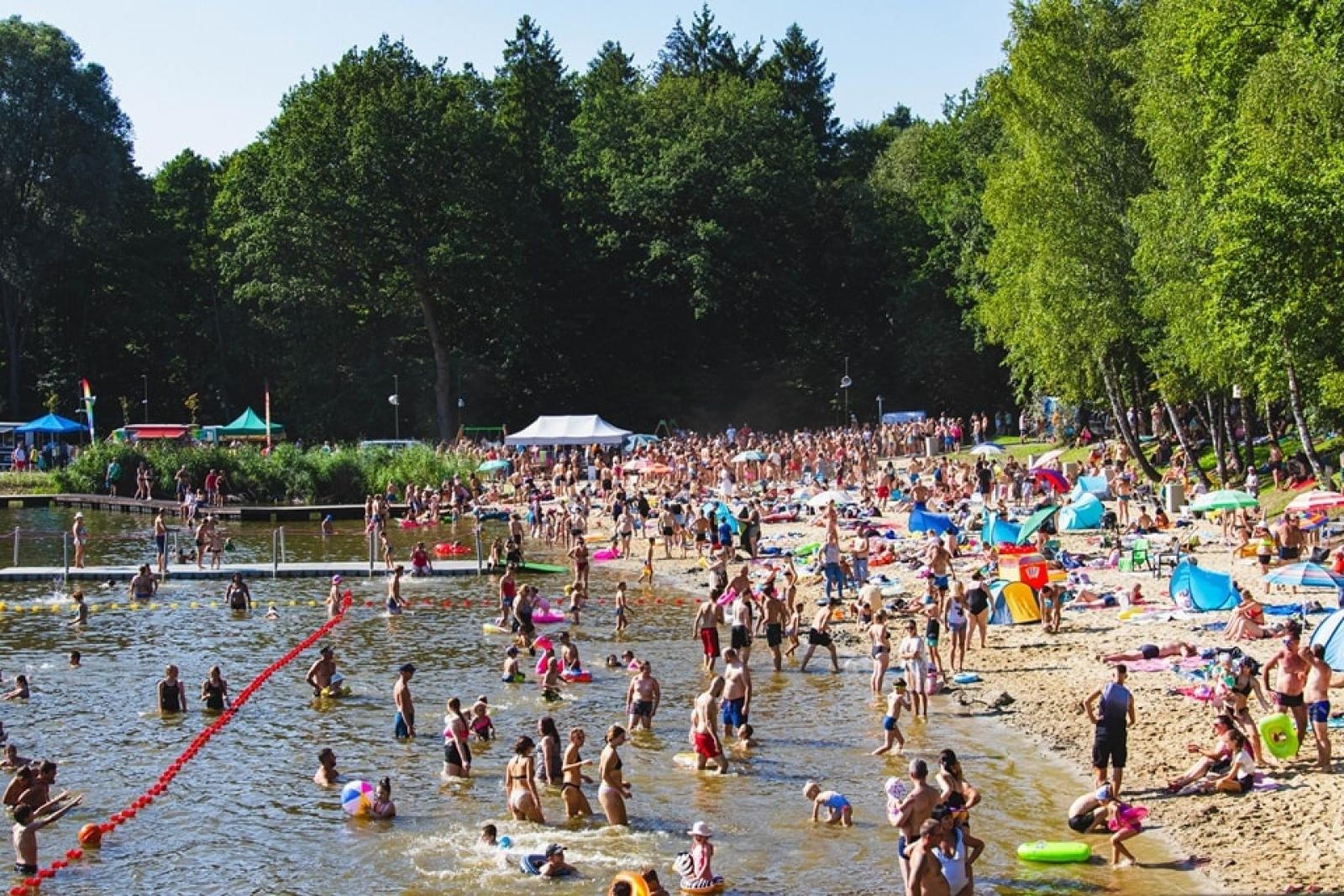 Zdjęcie w galerii na portalu naszraciborz.pl: Moc atrakcji na otwarcie wodzisławskiego Balatonu [FOTO] wiadomości z regionu