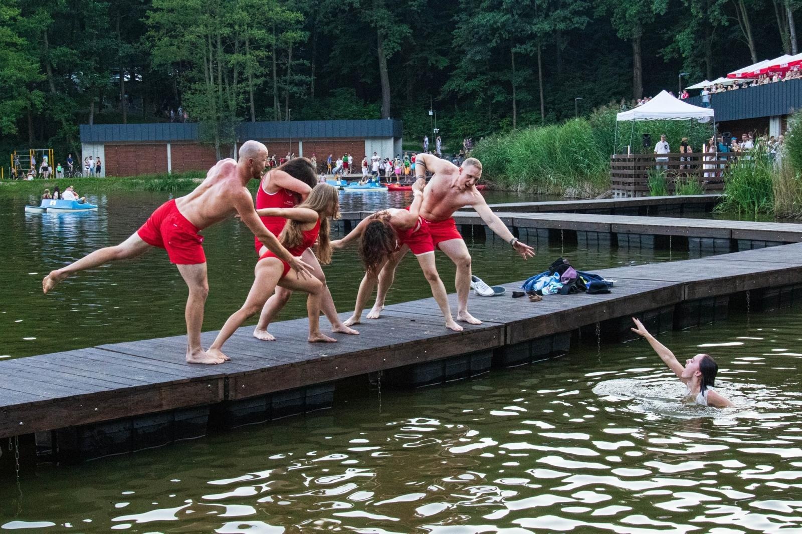 Zdjęcie w galerii na portalu naszraciborz.pl: Moc atrakcji na otwarcie wodzisławskiego Balatonu [FOTO] wiadomości z regionu