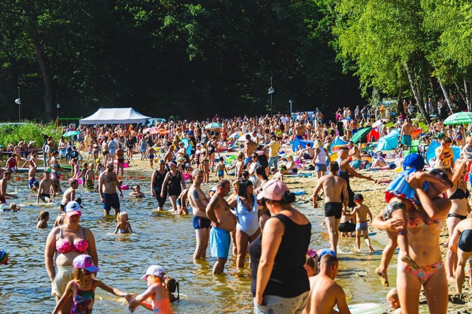 Zdjęcie w galerii na portalu naszraciborz.pl: Moc atrakcji na otwarcie wodzisławskiego Balatonu [FOTO] wiadomości z regionu