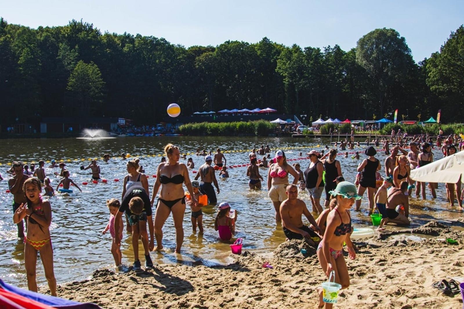 Zdjęcie w galerii na portalu naszraciborz.pl: Moc atrakcji na otwarcie wodzisławskiego Balatonu [FOTO] wiadomości z regionu