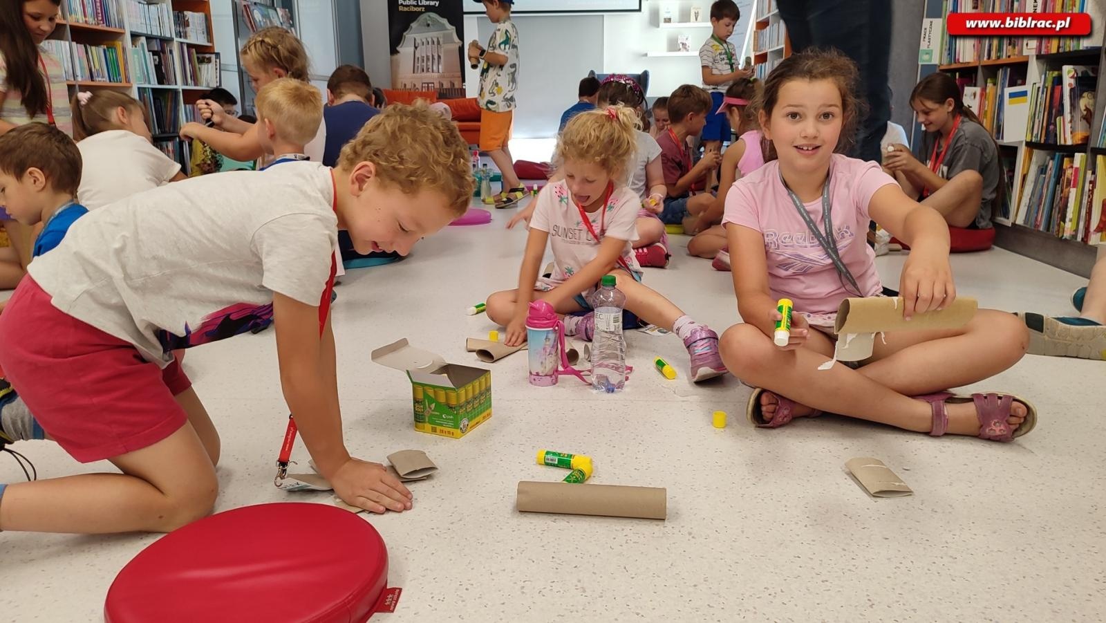 Zdjęcie w galerii na portalu naszraciborz.pl: Podróż do dawnej kopalni podczas Lata z Biblioteką wiadomości z regionu