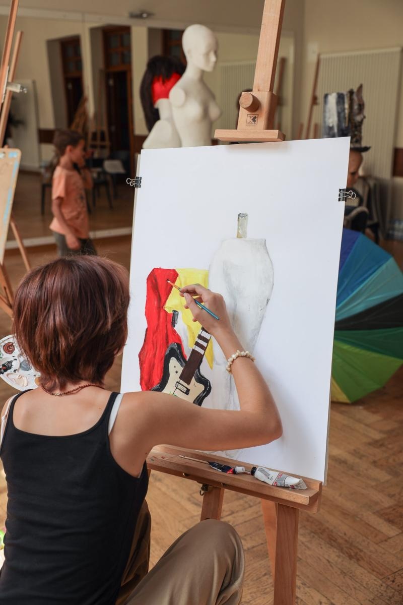 Zdjęcie w galerii na portalu naszraciborz.pl: Malarstwo i rysunek, czyli twórcza zabawa podczas letnich warsztatów w RCK wiadomości z regionu