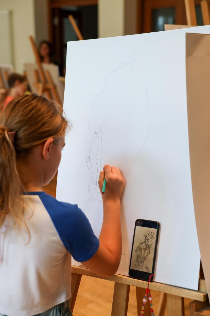 Zdjęcie w galerii na portalu naszraciborz.pl: Malarstwo i rysunek, czyli twórcza zabawa podczas letnich warsztatów w RCK wiadomości z regionu