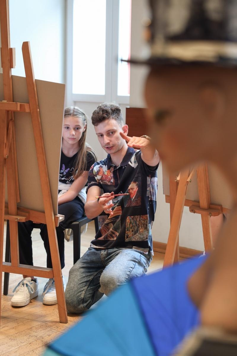 Zdjęcie w galerii na portalu naszraciborz.pl: Malarstwo i rysunek, czyli twórcza zabawa podczas letnich warsztatów w RCK wiadomości z regionu