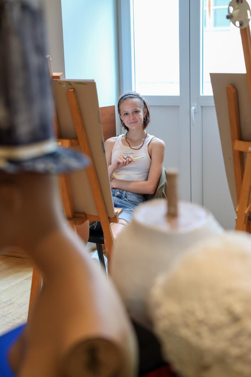 Zdjęcie w galerii na portalu naszraciborz.pl: Malarstwo i rysunek, czyli twórcza zabawa podczas letnich warsztatów w RCK wiadomości z regionu