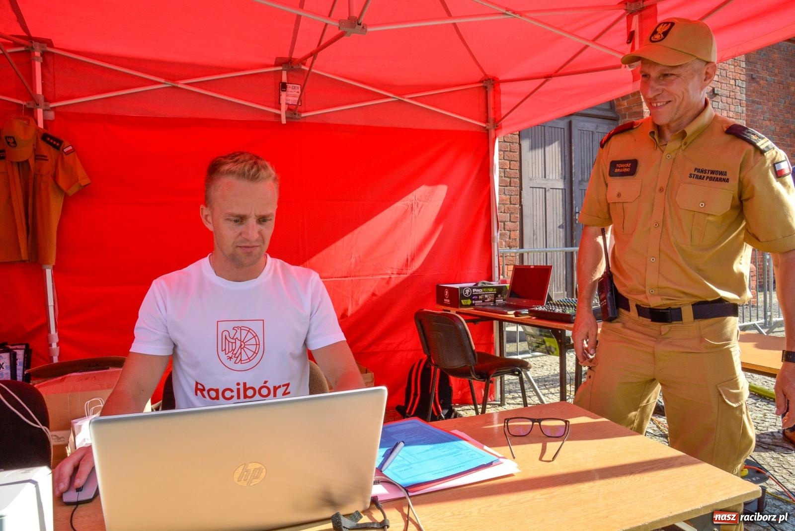 Zdjęcie w galerii na portalu naszraciborz.pl: Toughest Firefighter Racibórz - strażacka rywalizacja na pl. Dominikańskim [FOTO i WIDEO] wiadomości z regionu