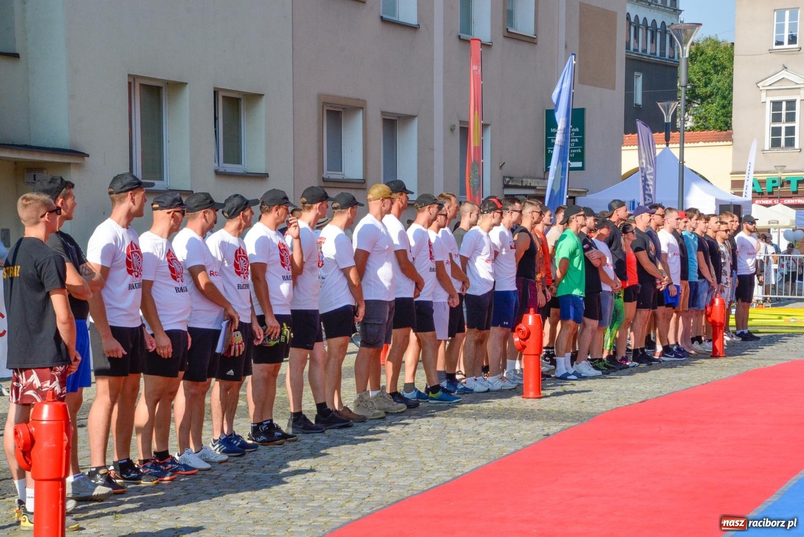 Zdjęcie w galerii na portalu naszraciborz.pl: Toughest Firefighter Racibórz - strażacka rywalizacja na pl. Dominikańskim [FOTO i WIDEO] wiadomości z regionu