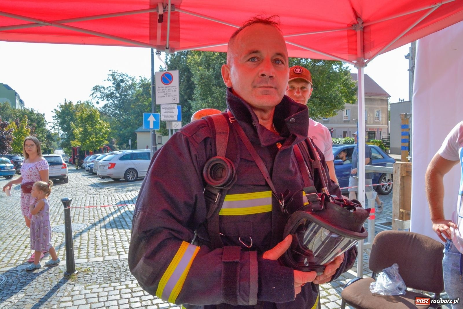 Zdjęcie w galerii na portalu naszraciborz.pl: Toughest Firefighter Racibórz - strażacka rywalizacja na pl. Dominikańskim [FOTO i WIDEO] wiadomości z regionu