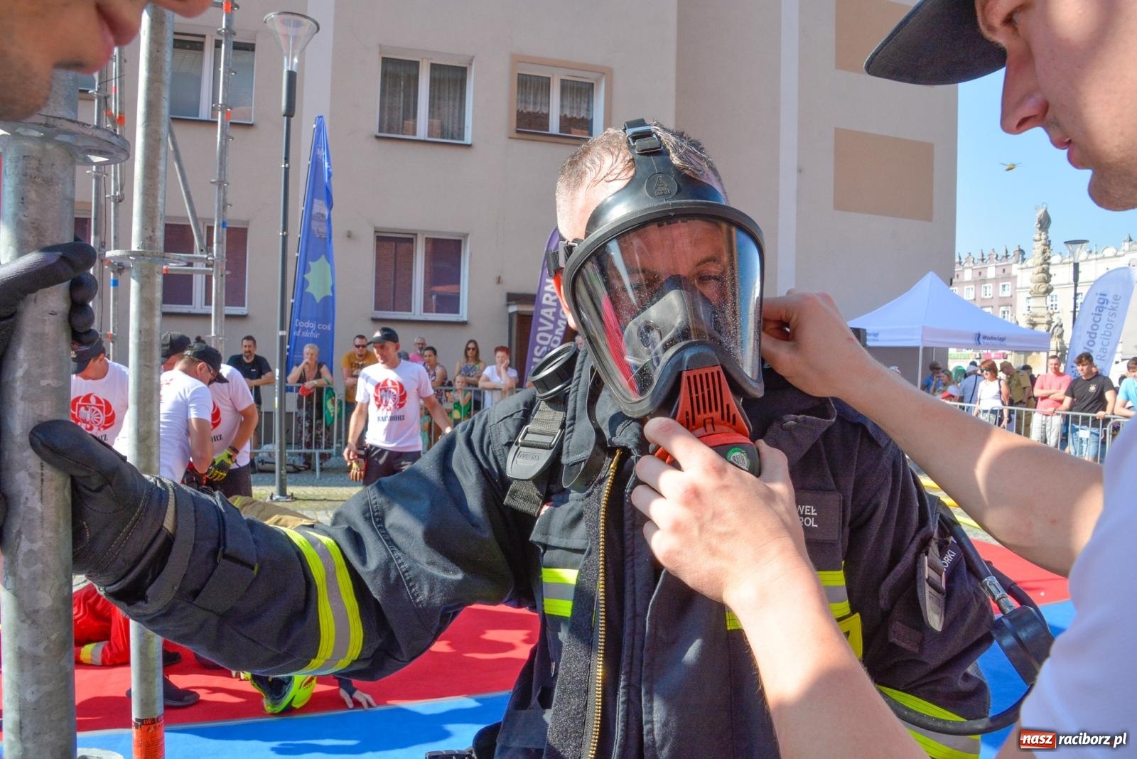 Zdjęcie w galerii na portalu naszraciborz.pl: Toughest Firefighter Racibórz - strażacka rywalizacja na pl. Dominikańskim [FOTO i WIDEO] wiadomości z regionu
