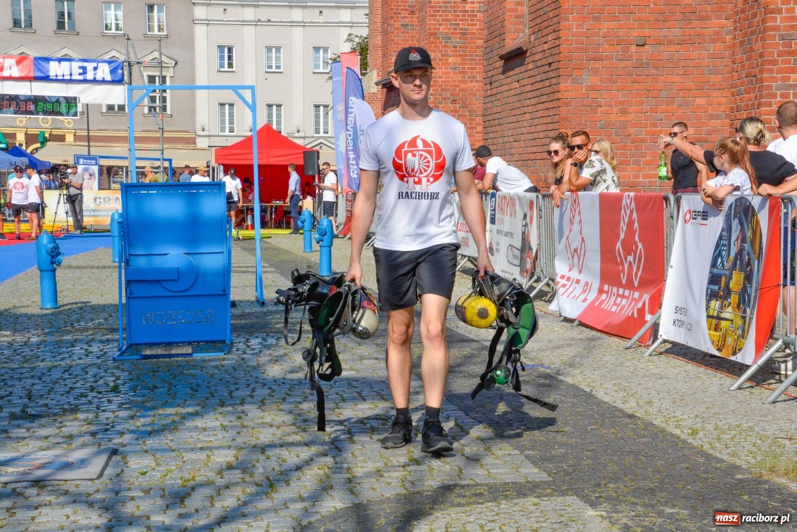 Zdjęcie w galerii na portalu naszraciborz.pl: Toughest Firefighter Racibórz - strażacka rywalizacja na pl. Dominikańskim [FOTO i WIDEO] wiadomości z regionu