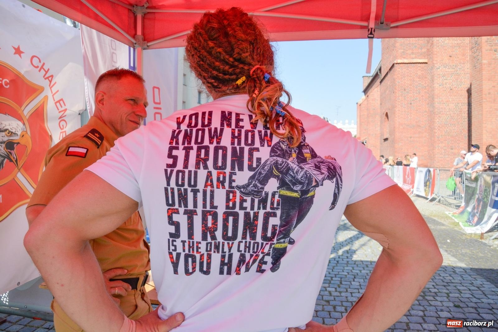 Zdjęcie w galerii na portalu naszraciborz.pl: Toughest Firefighter Racibórz - strażacka rywalizacja na pl. Dominikańskim [FOTO i WIDEO] wiadomości z regionu